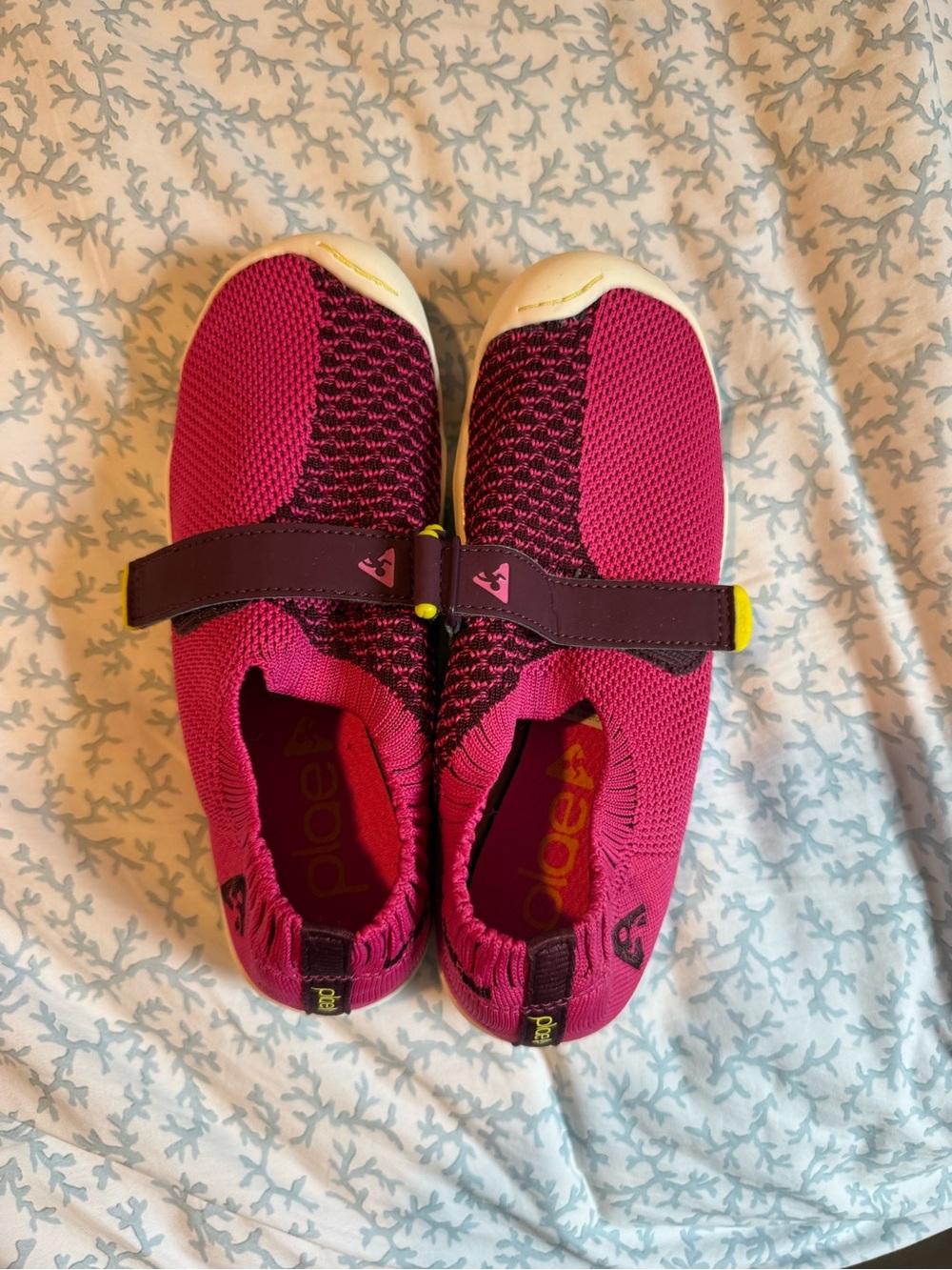 PLAE Kids' Magenta Mesh Water Shoes with Dark Strap
